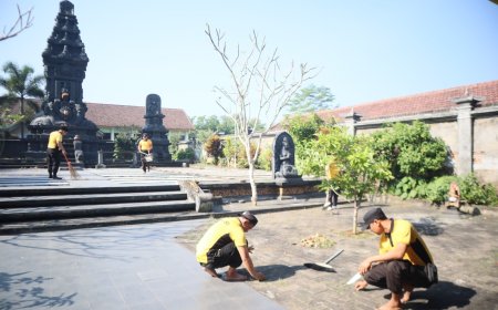 Sambut Hari Bhayangkara, Polres Malang Laksanakan Aksi Bersih Tempat Ibadah